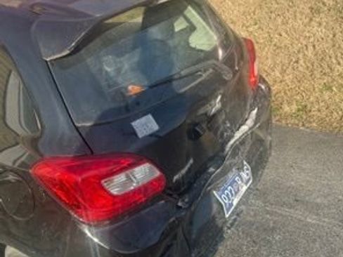 Used 2020 Mitsubishi Mirage ES image 3