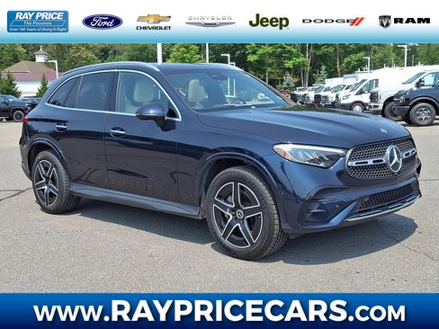 Used 2024 Mercedes-Benz GLC 300 4MATIC image 1