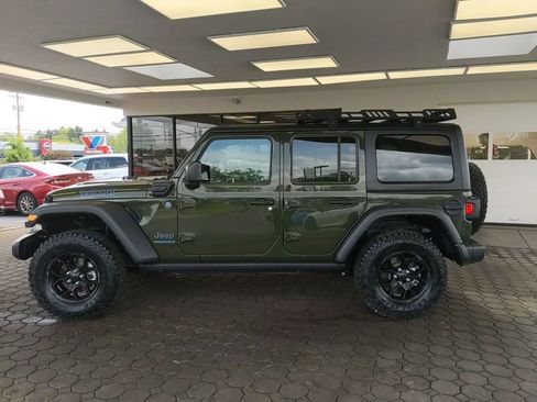 Used 2024 Jeep Wrangler Unlimited AWD/4WD image 10