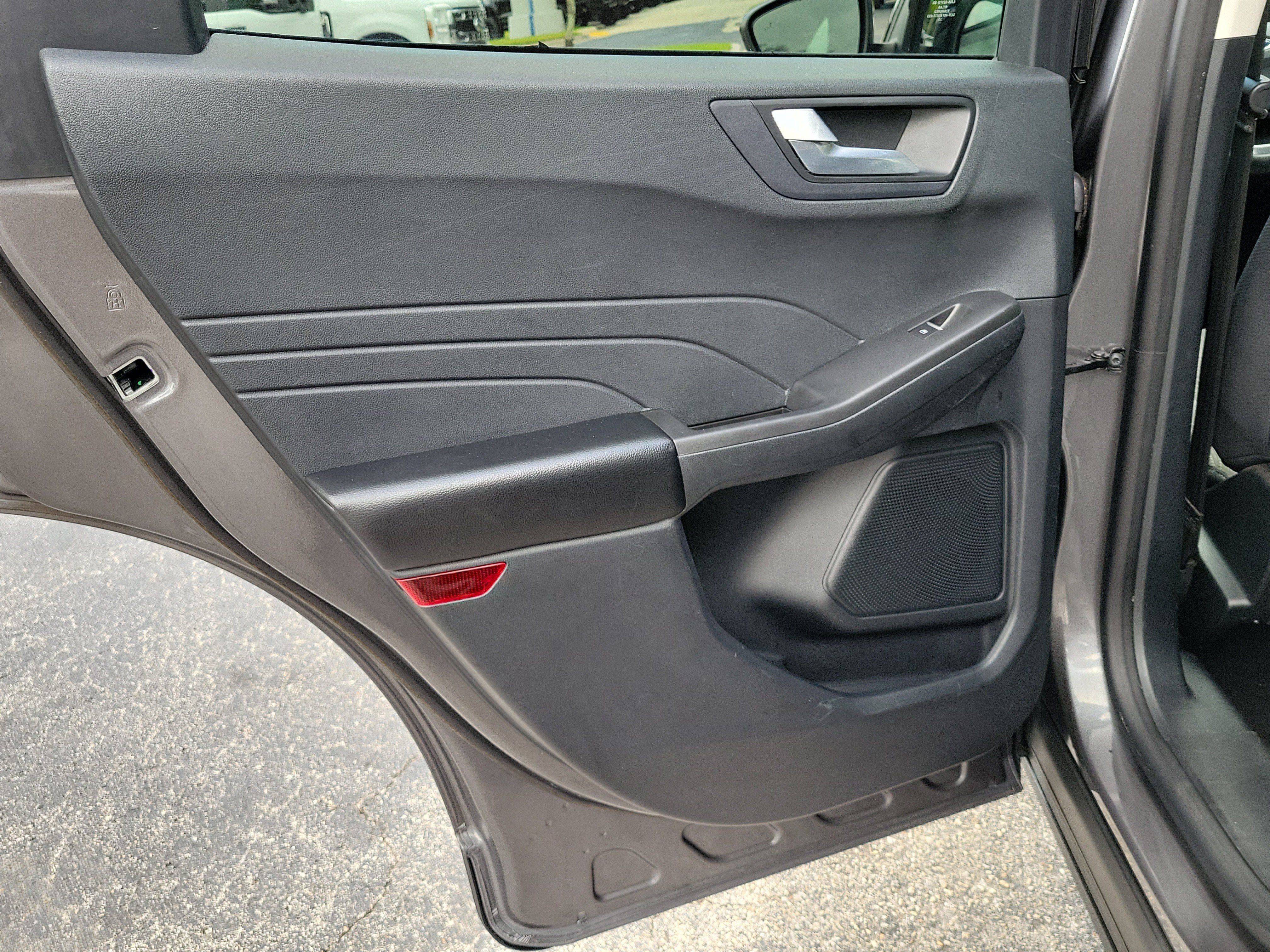 Certified 2021 Ford Escape SE w/ SE Sport Appearance Package FWD image 12