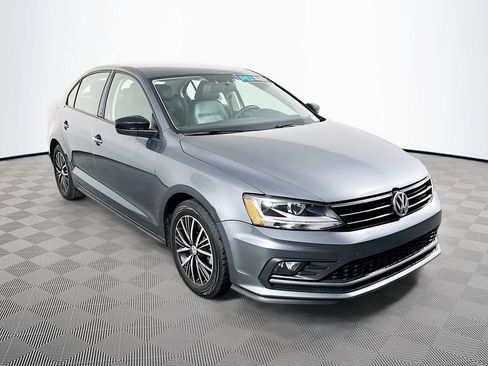 Used 2018 Volkswagen Jetta Wolfsburg Edition image 3