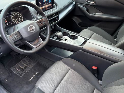 Used 2025 Nissan Rogue SV FWD image 51