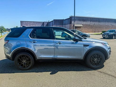Used 2019 Land Rover Discovery Sport HSE AWD/4WD image 6