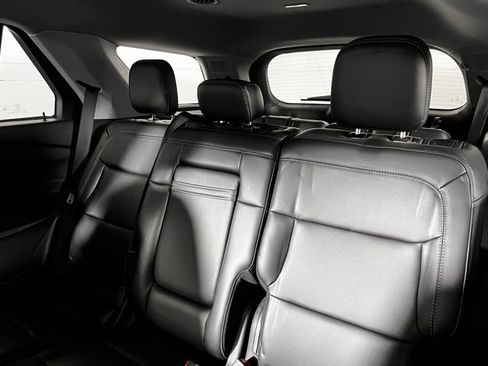 Used 2023 Ford Explorer XLT w/ Equipment Group 202A image 10