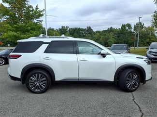 Used 2025 Nissan Pathfinder SL w/ SL Premium Package video 2