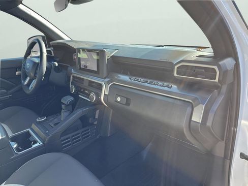 Used 2024 Toyota Tacoma TRD Sport image 14