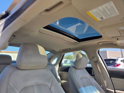 Used 2017 Lincoln MKZ Reserve image 9