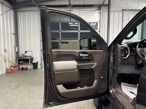 Used 2021 Chevrolet Silverado 2500 LTZ w/ LTZ Premium Package AWD/4WD image 7