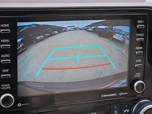 Used 2021 Toyota Highlander XLE image 14