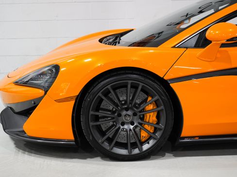 Used 2017 McLaren 570S Coupe RWD image 38
