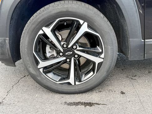 Used 2023 Chevrolet TrailBlazer RS w/ Sun and Liftgate Package AWD/4WD image 11
