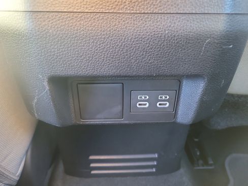 Certified 2025 Toyota Tacoma TRD Off-Road image 17