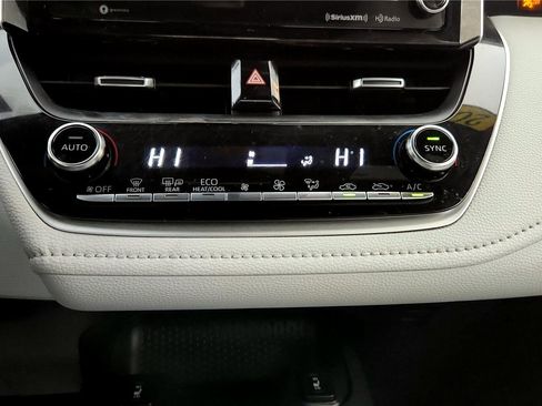 Certified 2021 Toyota Corolla XSE image 30