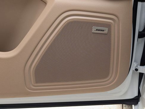 Used 2025 Porsche Macan image 14