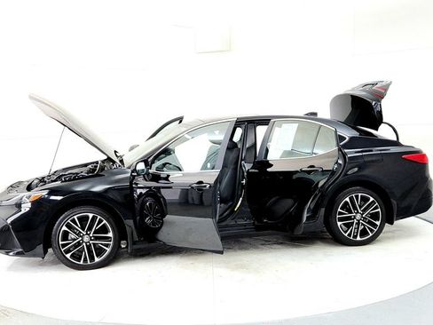 Certified 2025 Toyota Camry XLE w/ Premium Plus Package AWD/4WD image 10