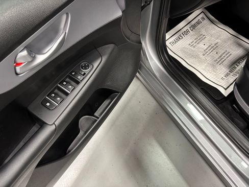 Used 2024 Kia Forte LXS FWD image 9