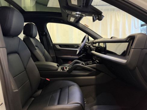 New 2026 Porsche Cayenne image 16