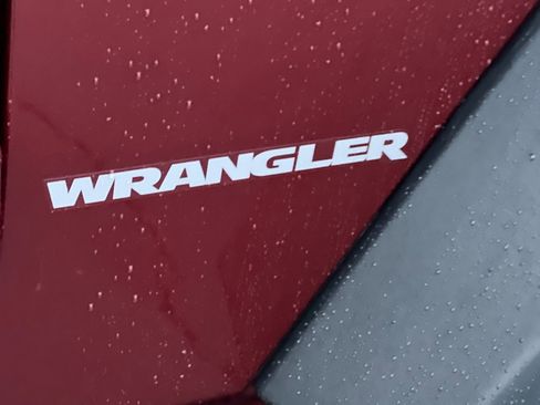 Used 2010 Jeep Wrangler Rubicon w/ PWR Convenience Group image 25