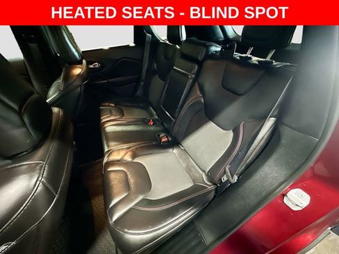 Used 2019 Jeep Cherokee Trailhawk w/ Cold Weather Group image 23