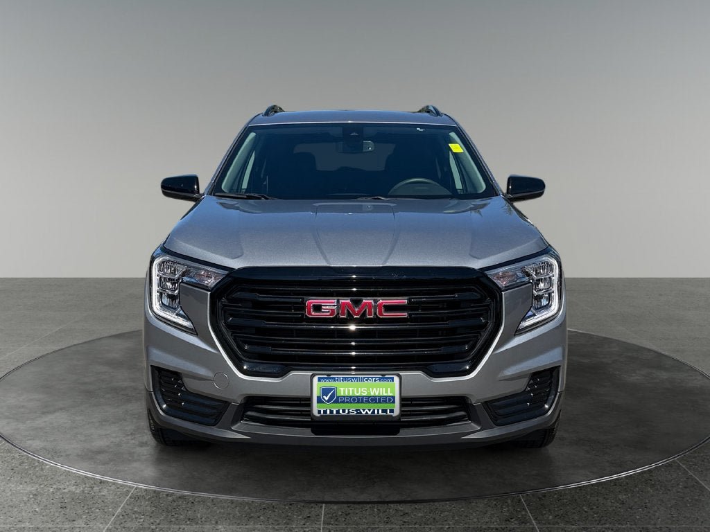Used 2024 GMC Terrain SLE w/ Driver Convenience Package AWD/4WD image 2