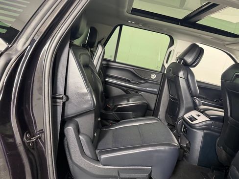 Used 2025 Lincoln Navigator L Reserve AWD/4WD image 28