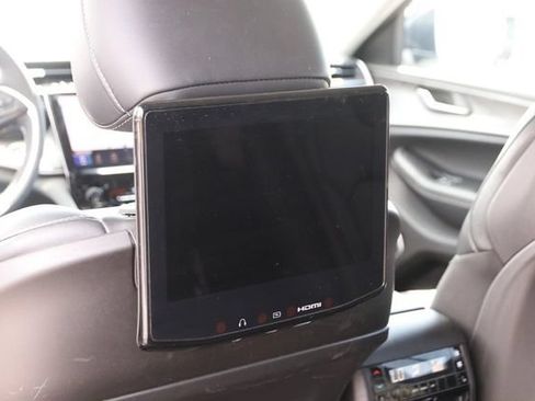 Used 2023 Jeep Grand Cherokee L Limited w/ Luxury Tech Group II AWD/4WD image 12
