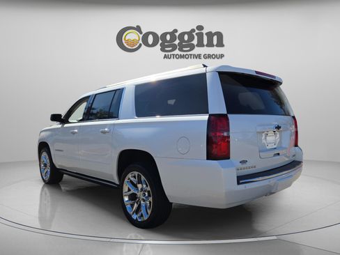 Used 2018 Chevrolet Suburban Premier image 3