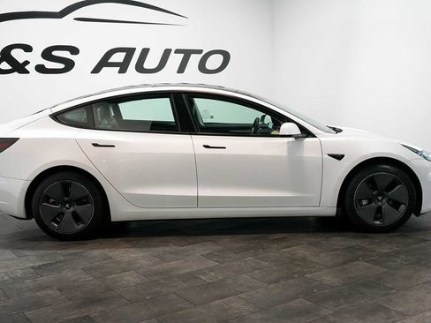 Used 2022 Tesla Model 3 Long Range AWD/4WD image 8