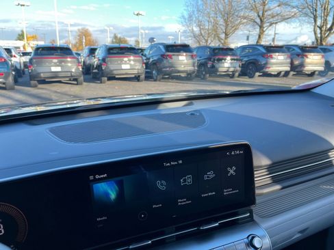 Used 2025 Hyundai Kona SEL image 18