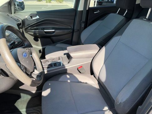 Used 2017 Ford Escape SE FWD image 12