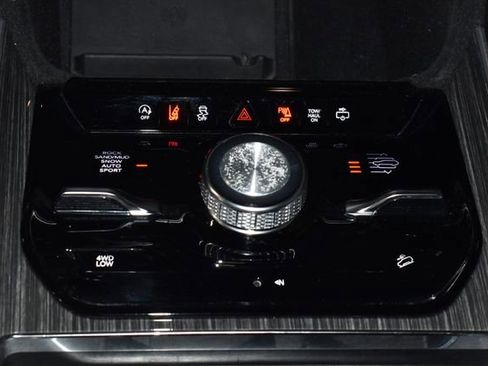 Used 2022 Jeep Wagoneer Series III w/ Premium Group I image 19