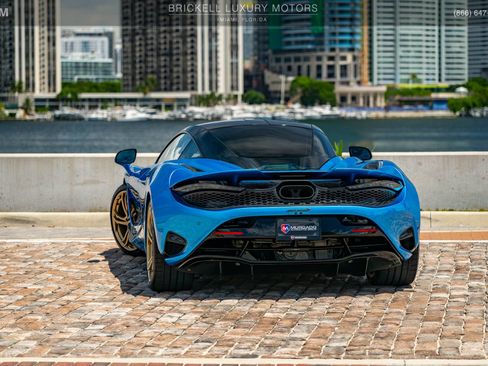 Used 2025 McLaren 750S RWD image 3