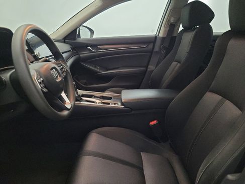 Used 2018 Honda Accord EX image 17