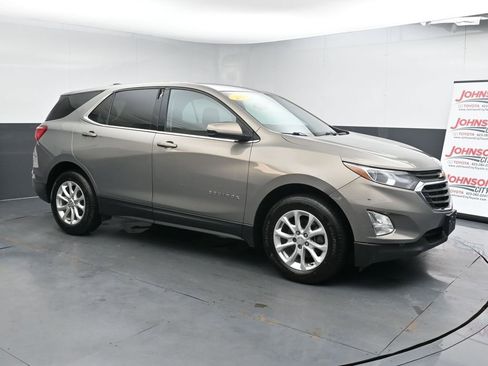 Used 2018 Chevrolet Equinox LT FWD image 2