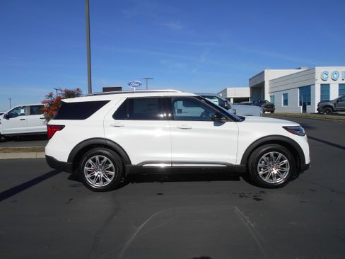 New 2026 Ford Explorer Platinum image 25