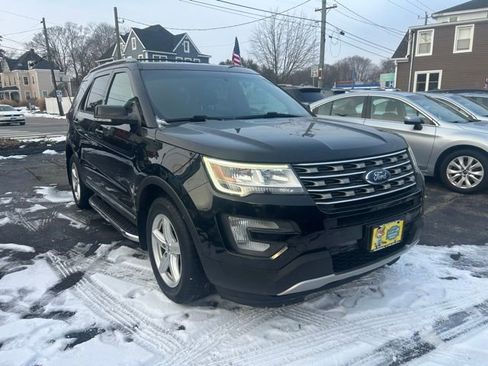 Used 2016 Ford Explorer XLT image 6