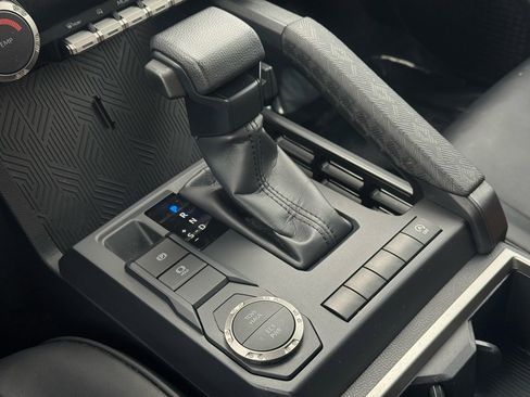 Used 2025 Toyota Tacoma SR5 image 30