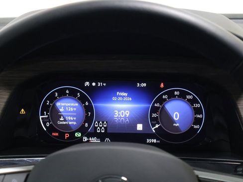 Used 2025 Volkswagen Atlas SEL Premium R-Line image 18