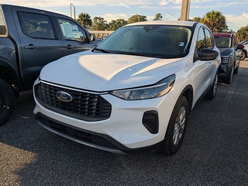 Used 2025 Ford Escape Active AWD/4WD image 3