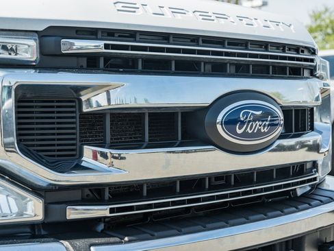 Used 2021 Ford F250 XL w/ STX Appearance Package RWD image 11