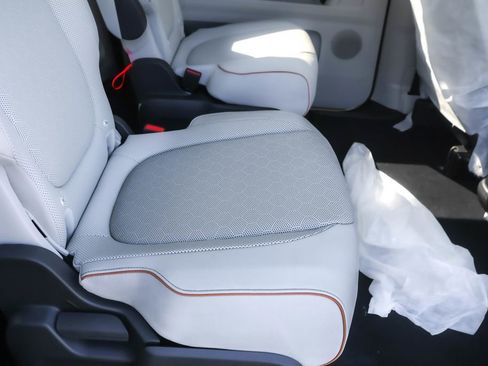 New 2025 Volkswagen ID. Buzz Pro S Plus image 34