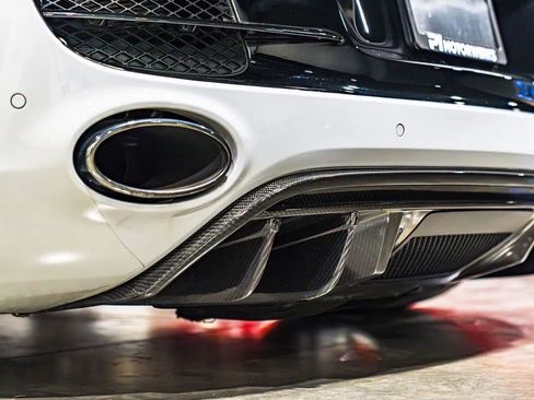 Used 2012 Audi R8 V10 image 38