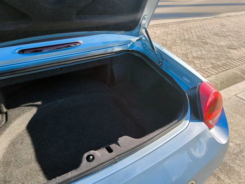 Used 2004 Ford Thunderbird image 48