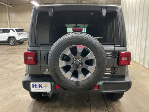 Used 2018 Jeep Wrangler Unlimited Sahara w/ Dual Top Group image 7