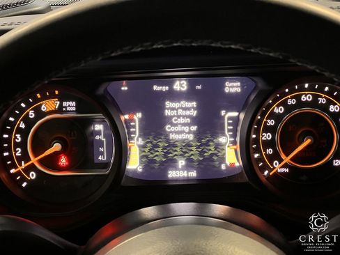 Used 2025 Jeep Wrangler Rubicon image 17