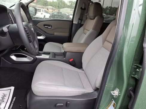 Used 2023 Nissan Frontier SV w/ SV Convenience Package AWD/4WD image 12