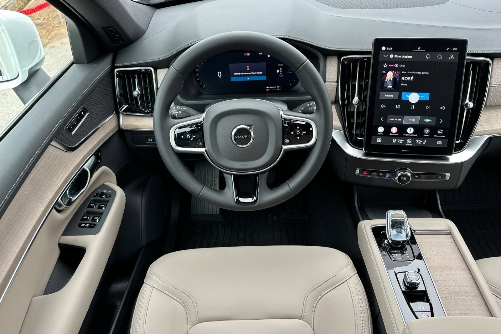 New 2026 Volvo XC90 T8 Plus w/ Protection Package AWD/4WD image 14