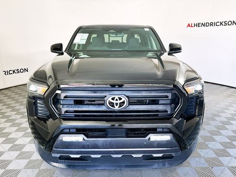 Used 2024 Toyota Tacoma SR5 w/ SR5 Upgrade Package image 8