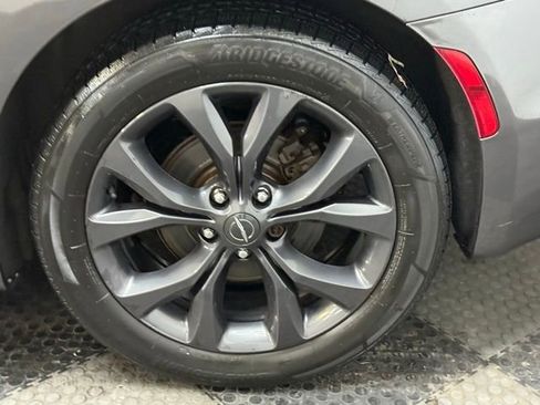 Used 2020 Chrysler Pacifica Limited image 14