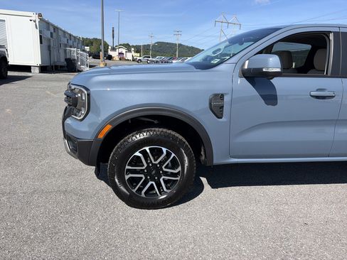 Used 2025 Ford Ranger Lariat w/ FX4 Off-Road Package AWD/4WD image 10